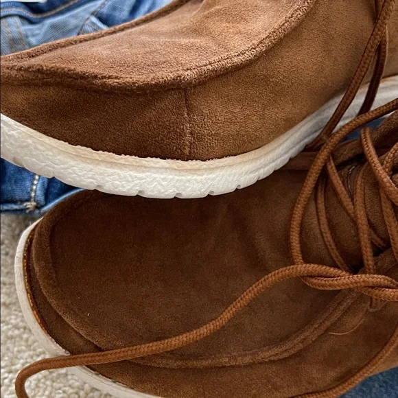 Gypsy Jazz Brown Ankle Boots with White Fur Lining - Picture 13 of 14